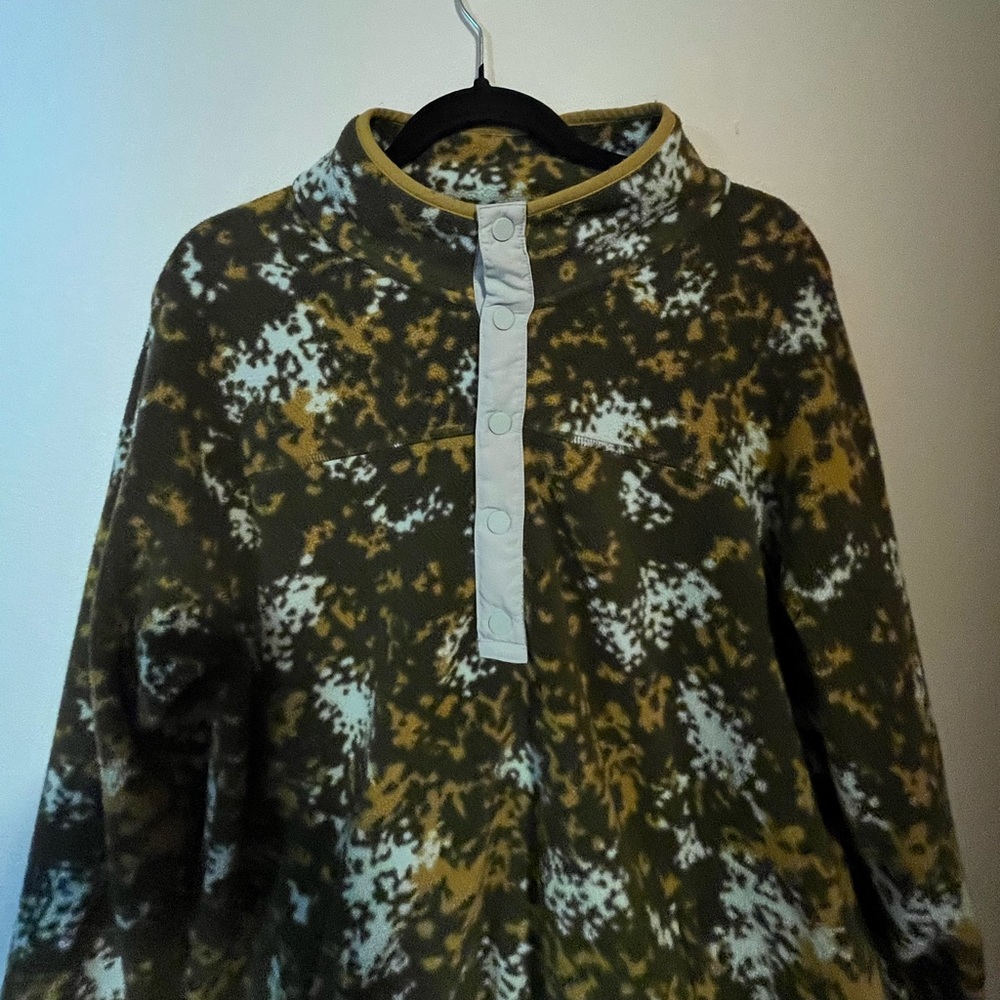 Women’s Large Burton’s Half Button Patterned Flee… - image 3